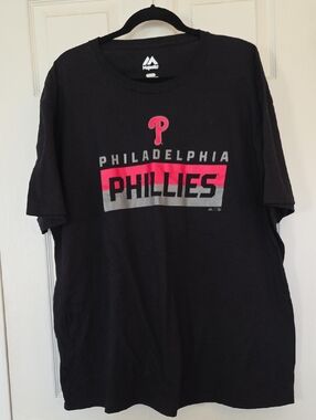 Majestic Philadelphia Phillies Black T-Shirt with Red and Gray Logo
